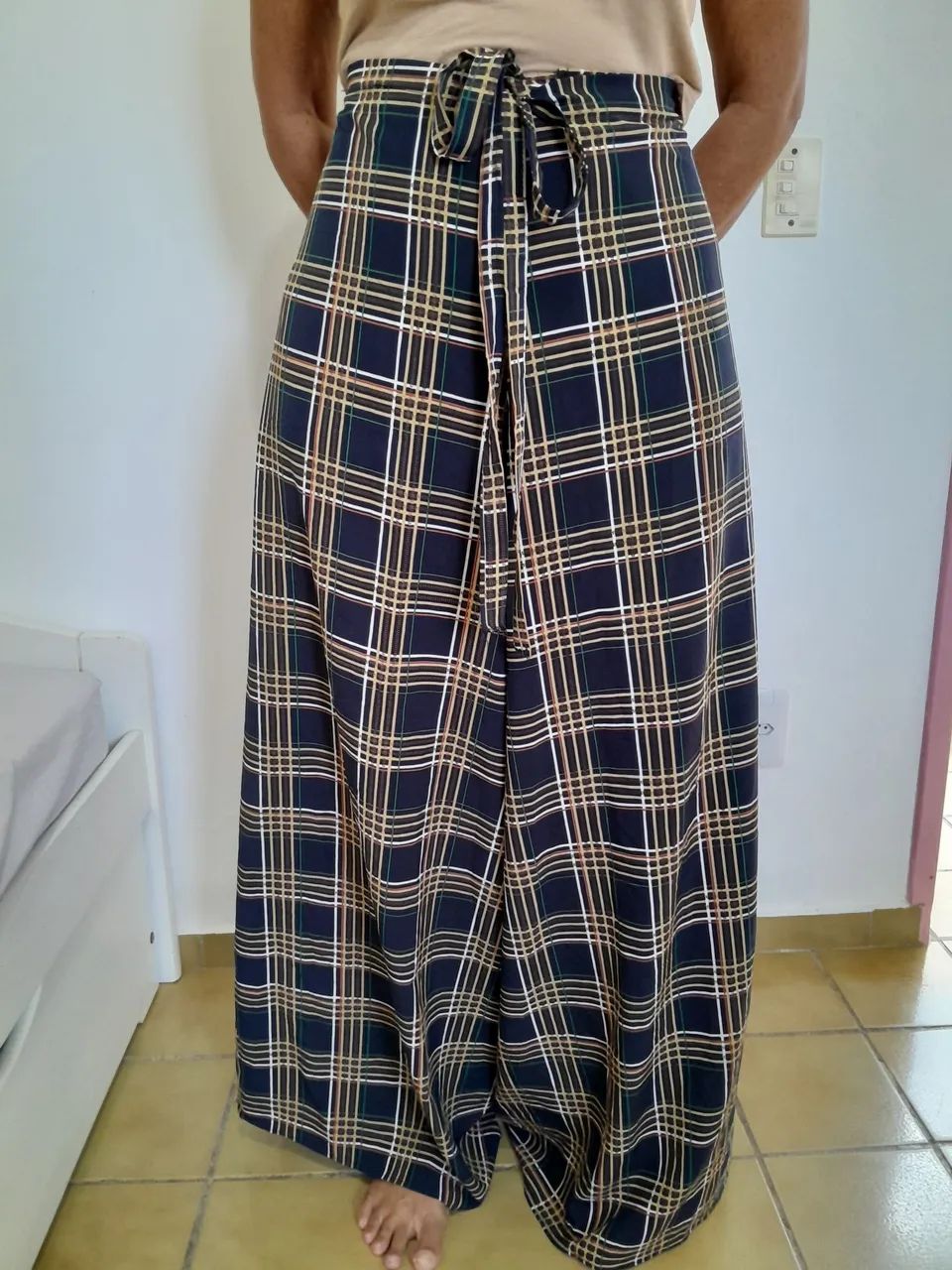 Calça pantalona envelope. M/G.
