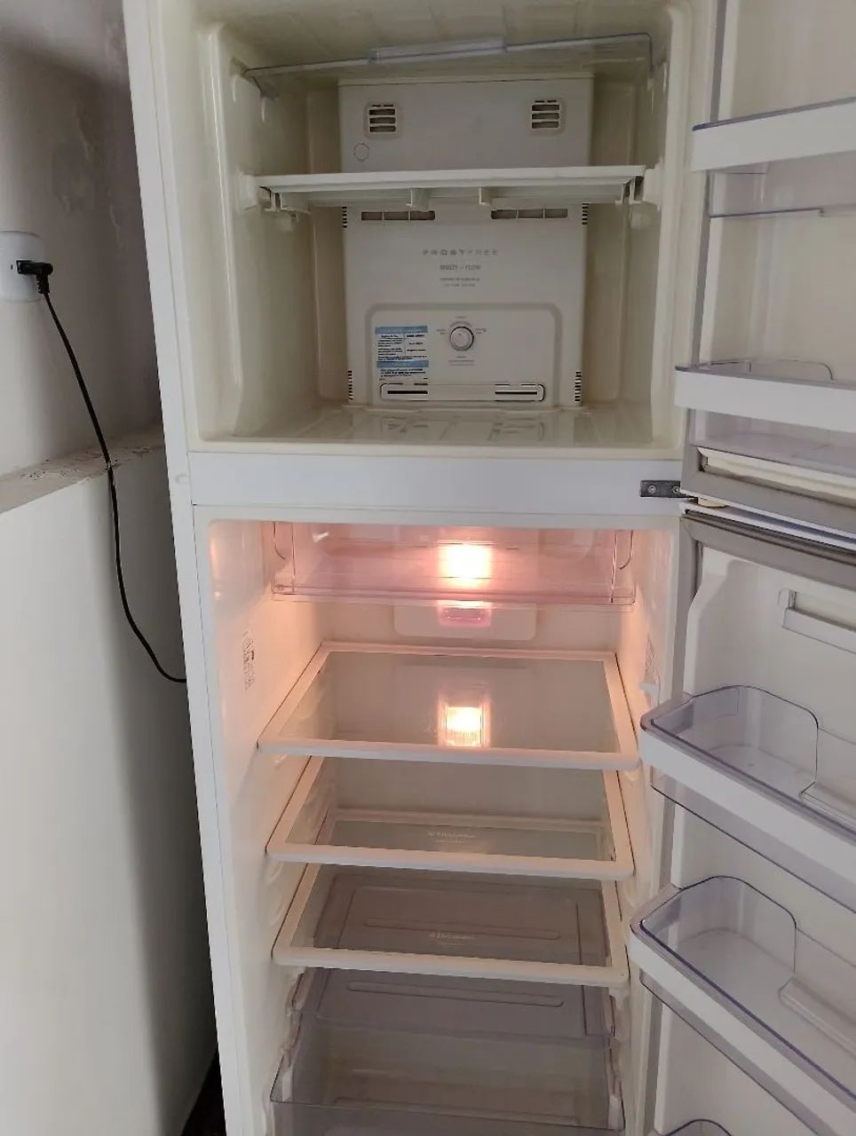 Geladeira Eletrolux df42 funcionando perfeitamente 