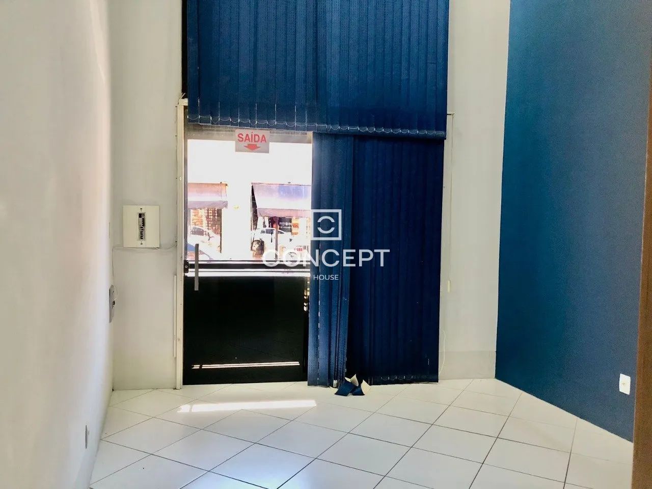 Locação de excelente Sala Comercial com mezanino com pontos para Cadeira de Dentistas - Ar - Foto 5