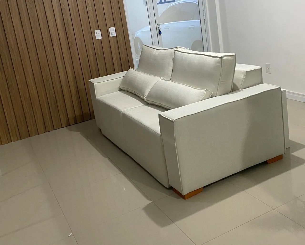 Vendo sofá branco de linho 