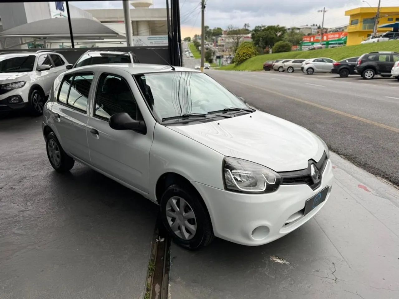 Renault Clio Expression Hi-flex 1.0 16V 5P 2014 - Foto 3