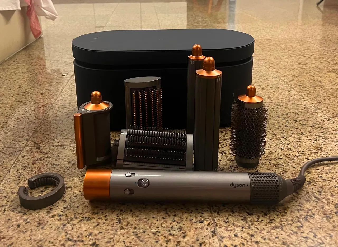 Dyson Airwrap 220V