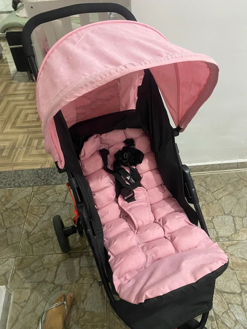 Carrinho de bebê rosa/ voyage  - Foto 4