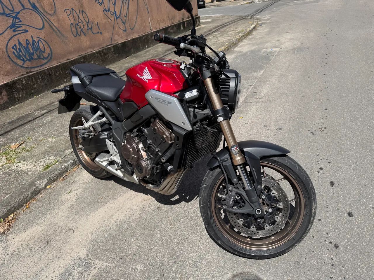 CB 650R 2022 - Foto 3