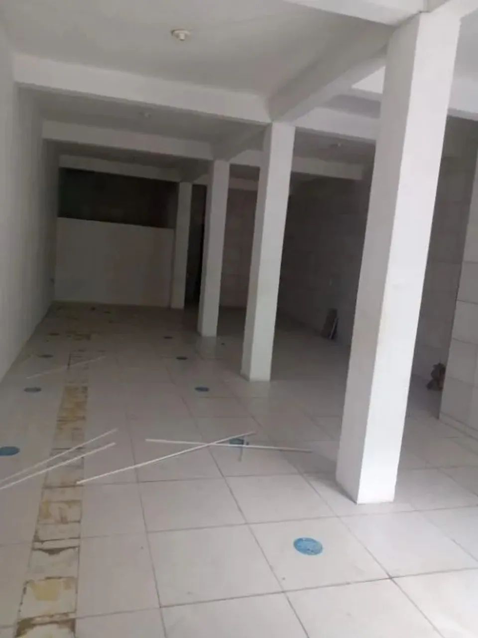 Ponto para alugar por R$ 2.000,00/mês - Lobato - Salvador/BA