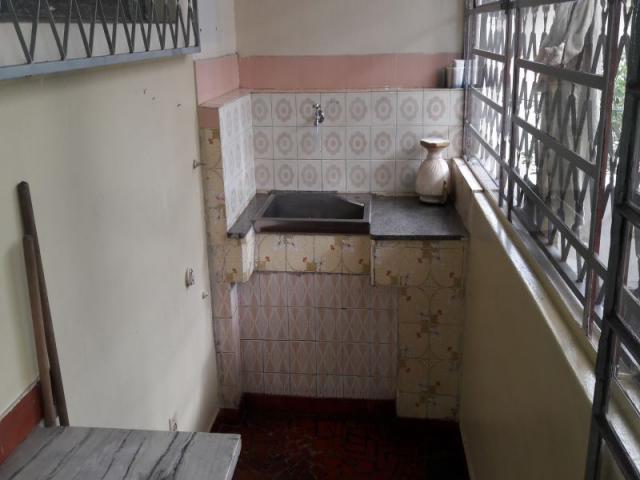 Casa com 04 quartos 02 vagas e ótima localização - Foto 4