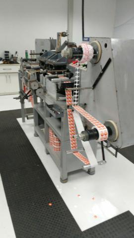 Máquina Turo Hot-stamping e corte - etiquetas - Foto 3