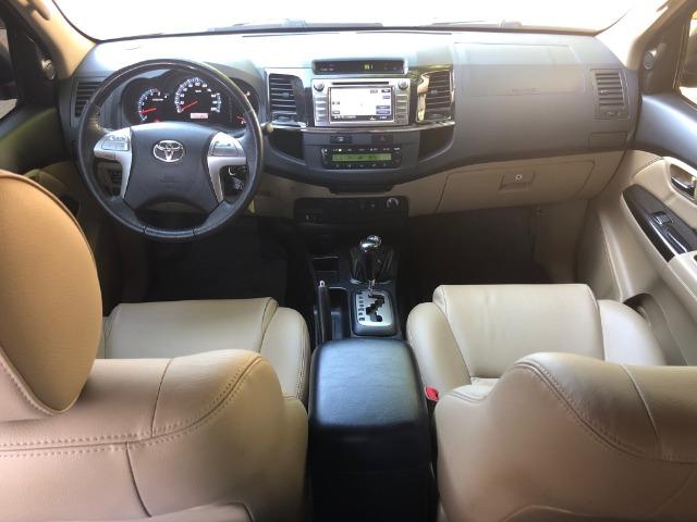 Toyota Hilux SW4 5 lugares - absolutamente impecável - Foto 7