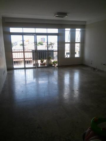 Vendo apartamento 3/4 (1 suíte) no Centro