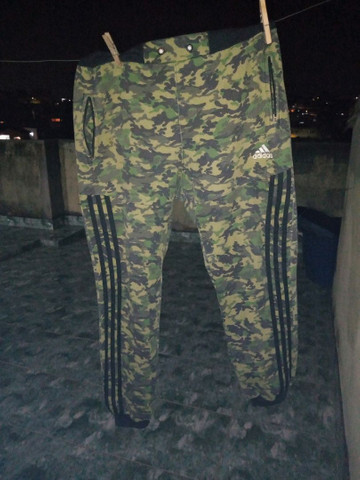 calça adidas camuflada