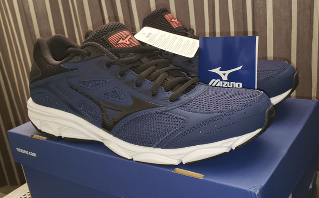 mizuno spark preto