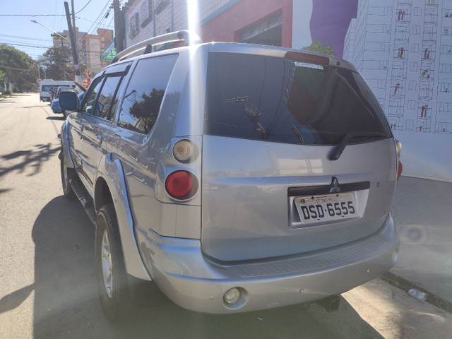 Pajero Sport hpe Prata V6 automática