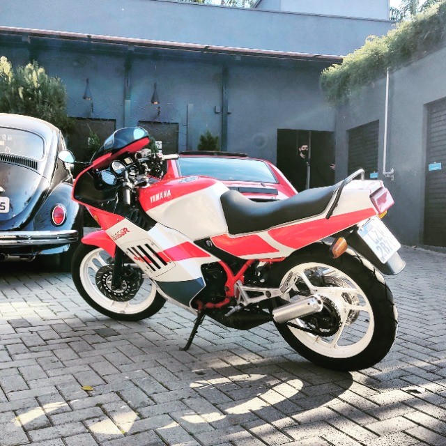 YAMAHA RD350 1988 VIUVA NEGRA