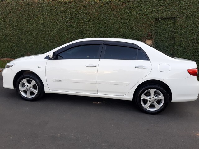 COROLLA XEI 2013