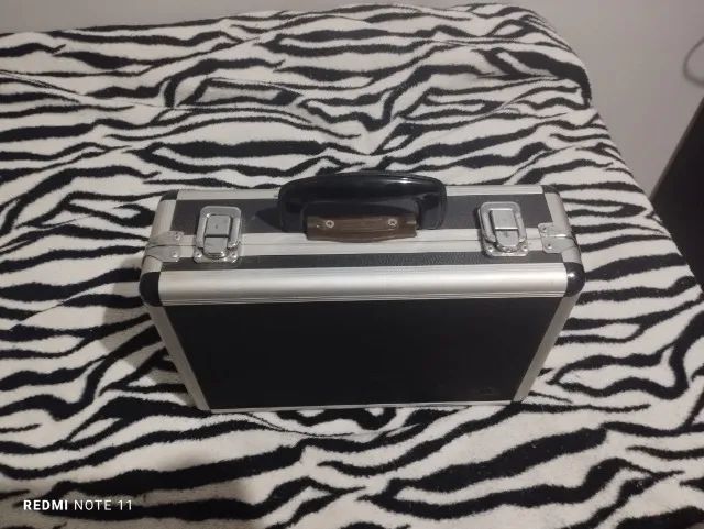 Microfone Condensador Behringer B1 - com case super robusto / anti pop / suporte - Foto 6