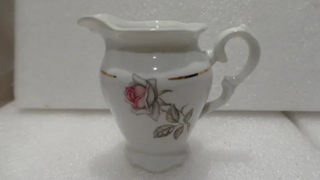 Mini leiteira de porcelana schmidt linda e rara!! medindo 9cm de altura - Foto 3