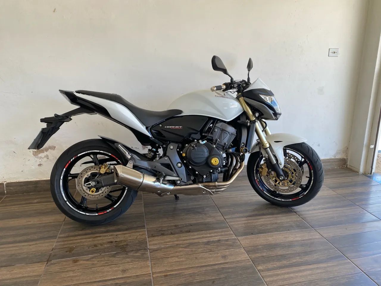 Honda Hornet 600 - Impecável