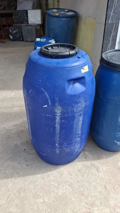 Bombonas de água 170 e200 . 250 litros