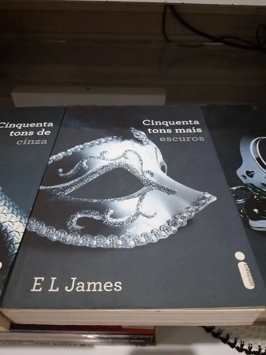 Cinquenta Tons de Liberdade - E.L. James (Livro) - Foto 2