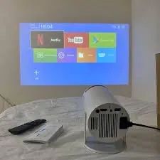 Projetor HY300 NOVO.  - Foto 2