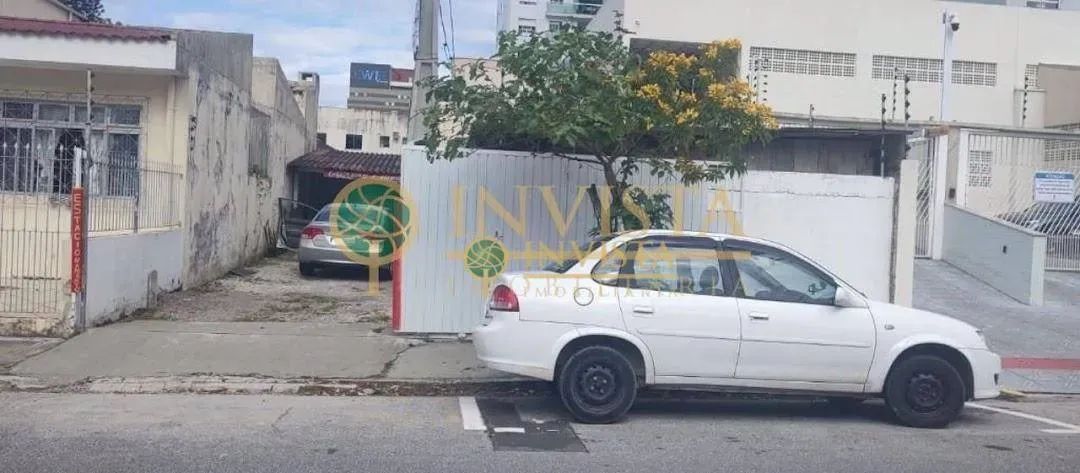 Terreno com viabilidade comercial e residencial à venda no Estreito.