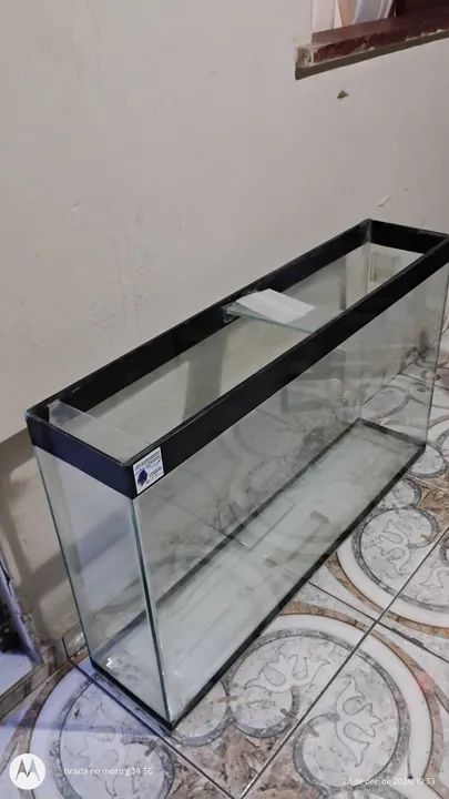 Aquário de vidro 1M de comprimento 60 de altura e 22 de largura 
