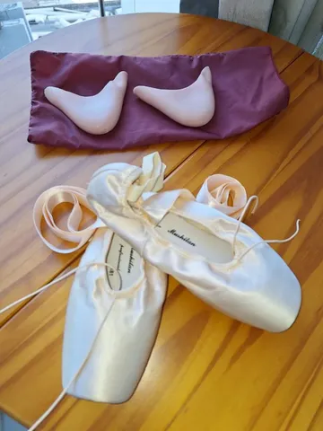 Sapatilha Ballet Meia Ponta em Corino Capezio no Shoptime