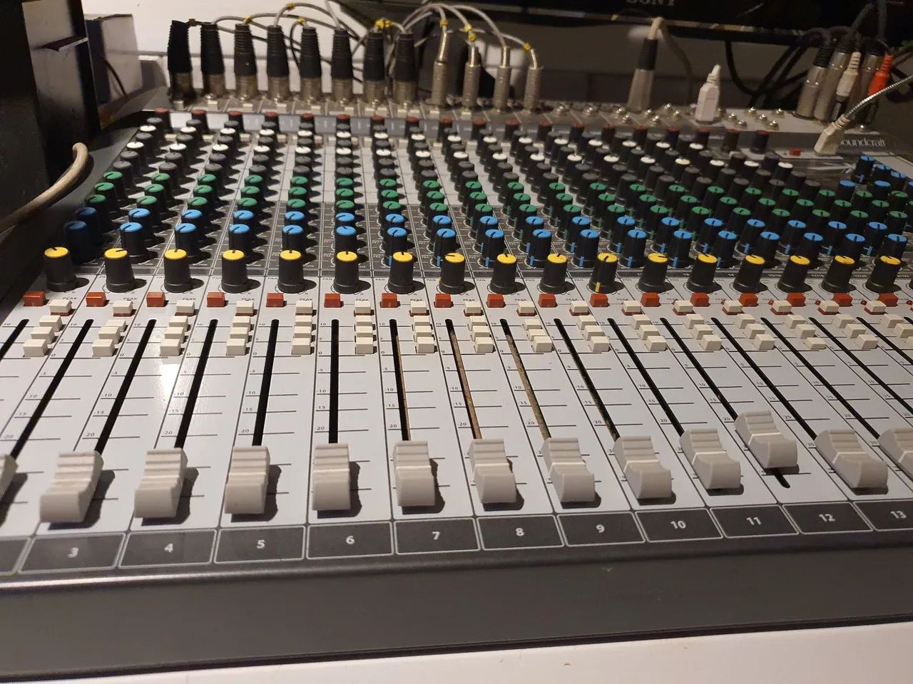 Mesa e interface Soundcraft MTK 22 - Foto 2