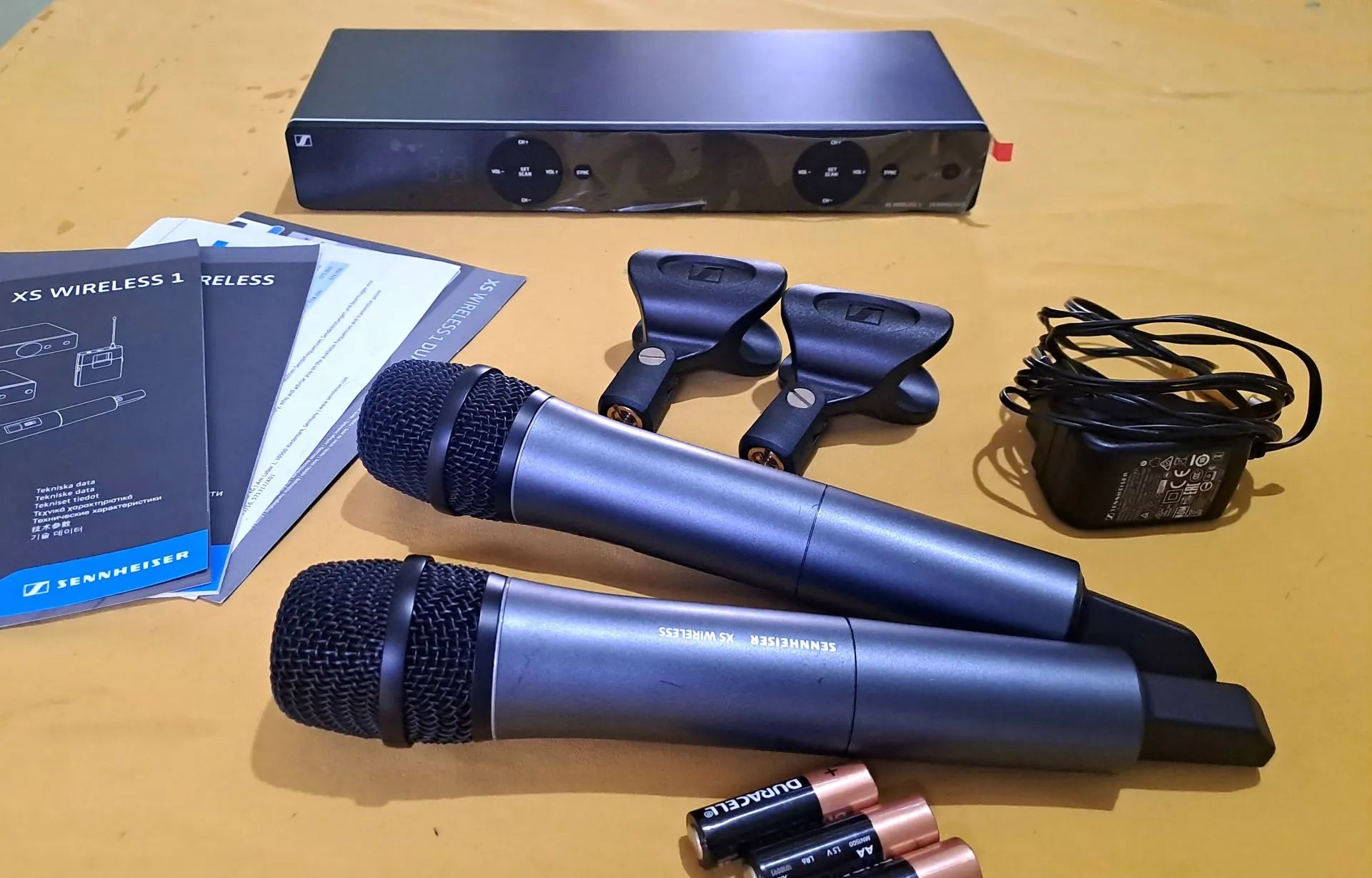 Microfone sem fio Sennheiser XS Wireless 1 Dual <br>com cápsula e835