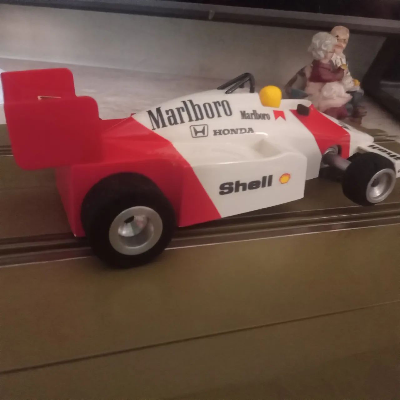 Carro de corrida F1 Honda Marlboro escala 1/32
