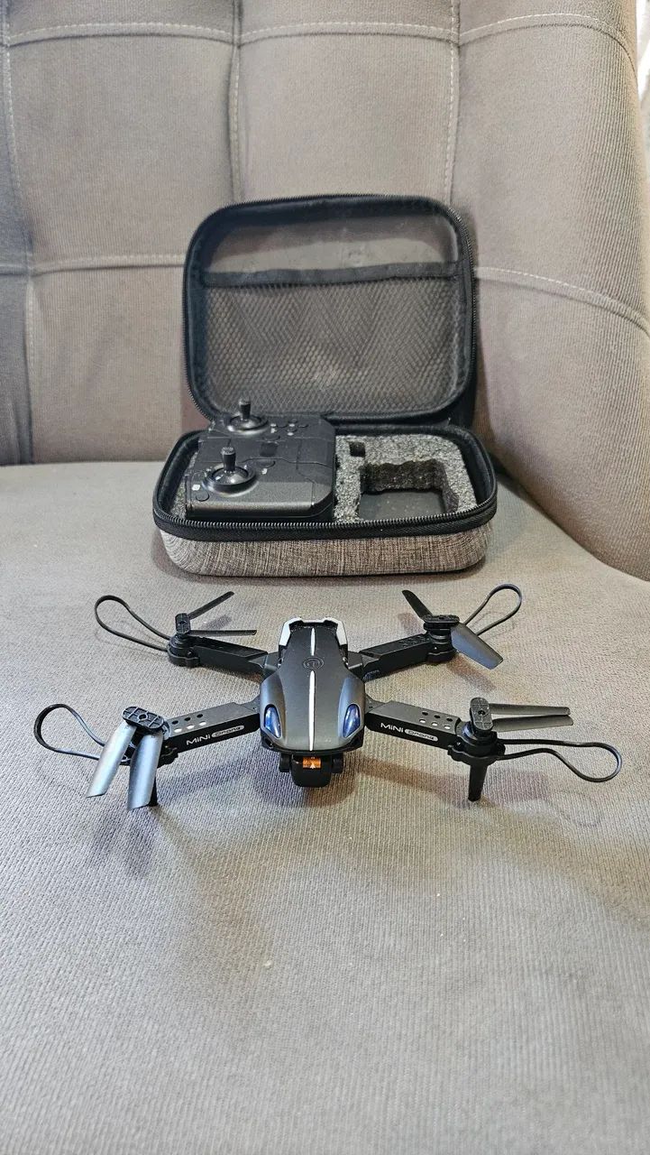 Mini drone com câmera (DEFEITO)