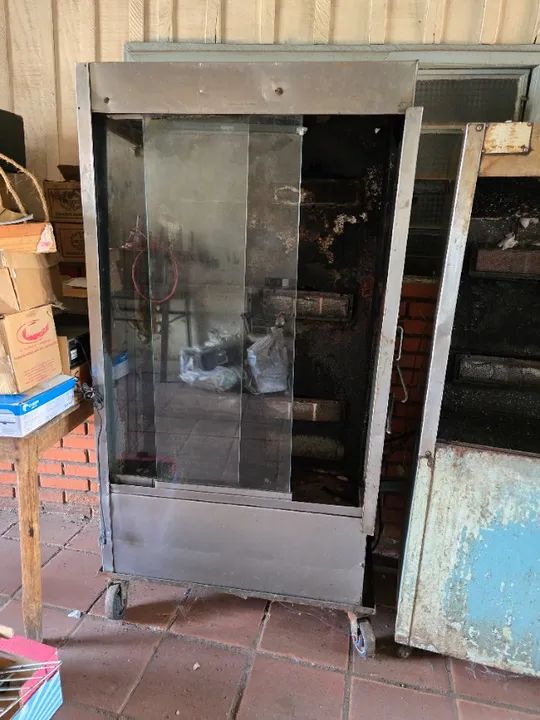 Maquina de assar frango