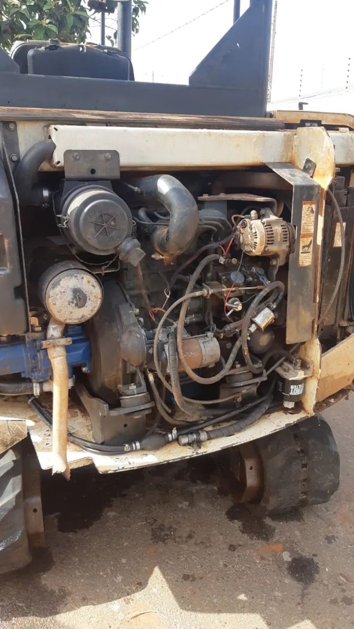 Mini Escavadeira Bobcat 325 - Ano 2011 - Foto 6