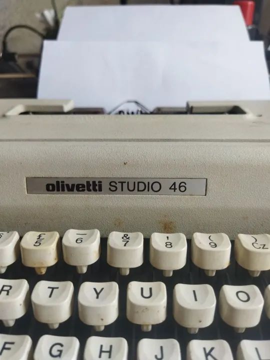 Máquina de escrever Olivetti Studio 46 - Foto 2