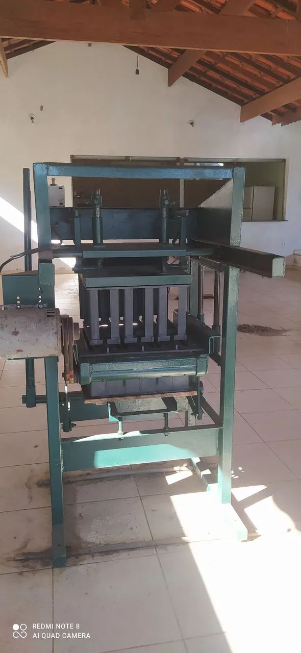 Máquina de fazer blocos64319604037506123