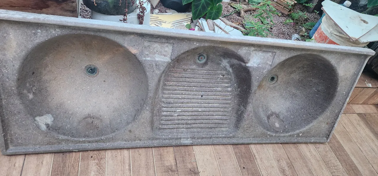 Tanque com três cubas.