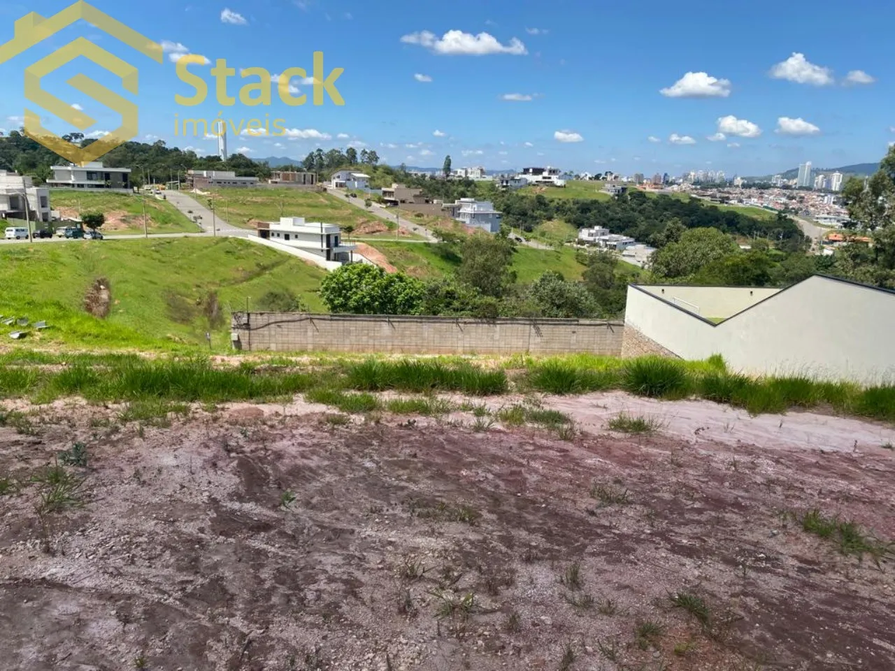 TERRENO A VENDA NO CONDOMÍNIO FECHADO BOSQUE DO HORTO EM JUNDIAÍ ATRÁS DO MAXI SHOPPING.