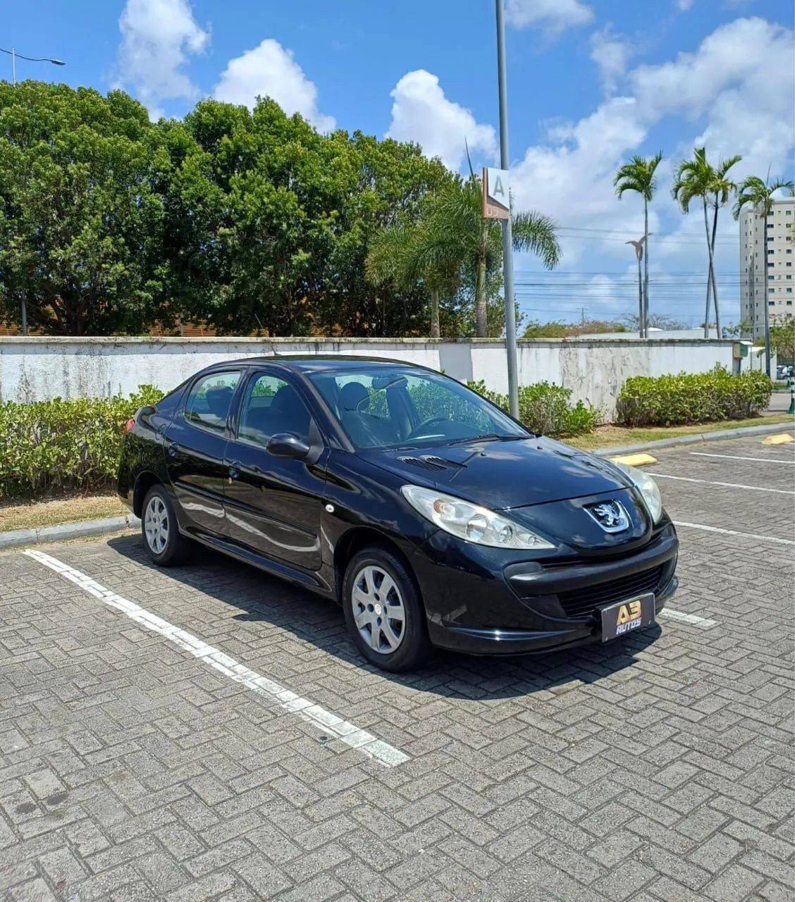 Peugeot 207 207 Sedan Passion XR 1.4 Flex 8V 4p 2009
