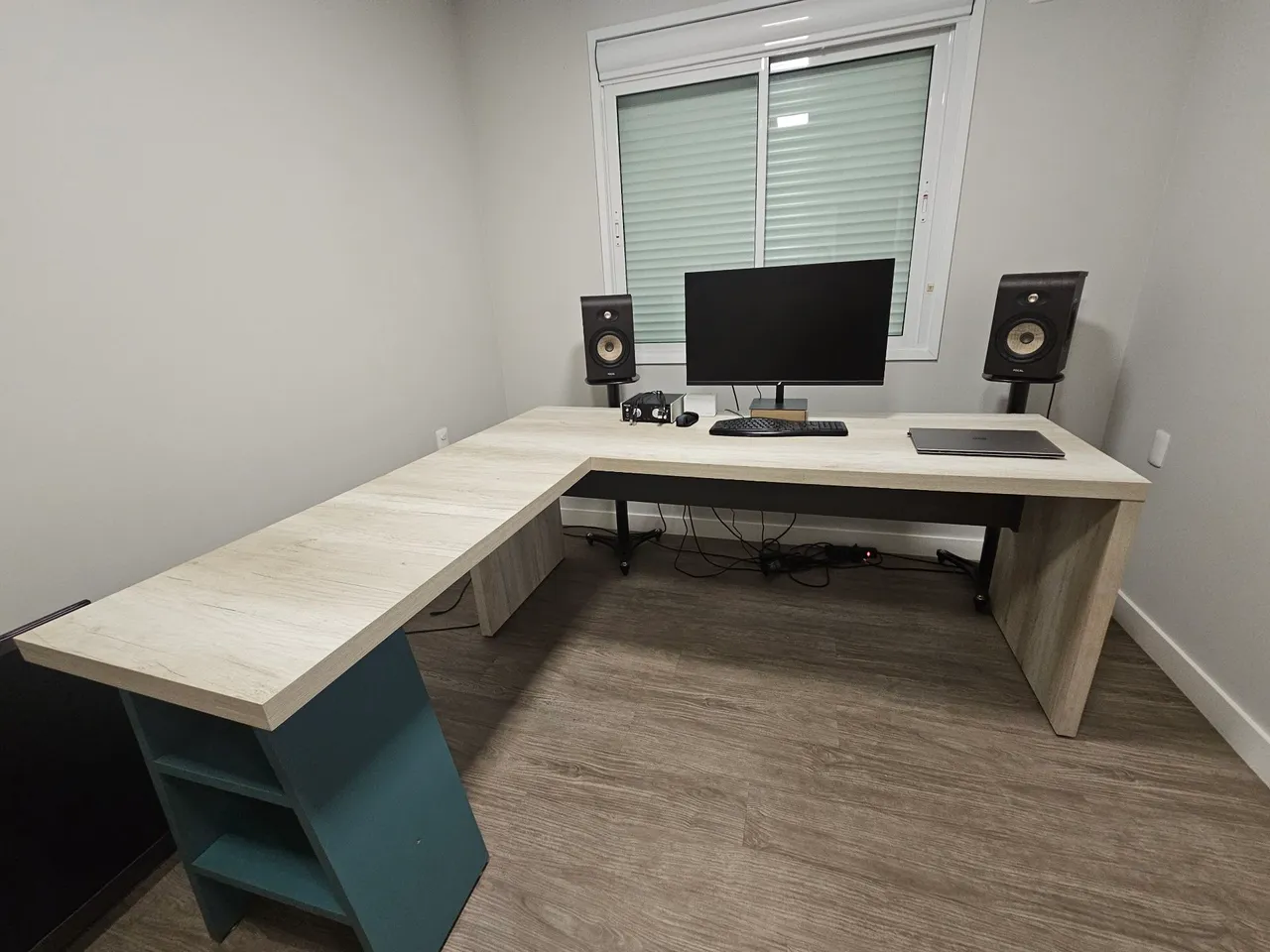 Mesa de Escritório em L (grande)
