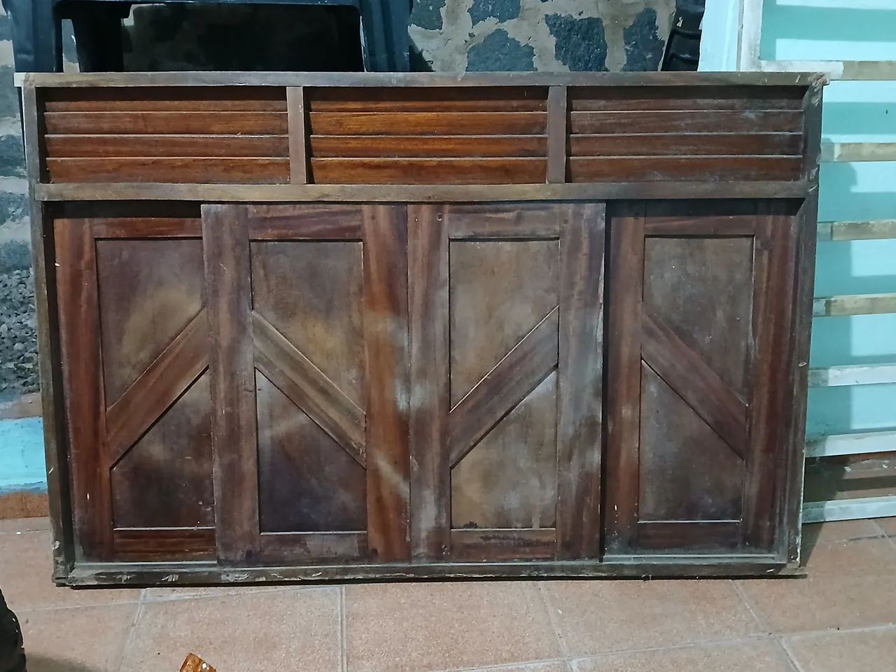 Porta de madeira maciça + grade 