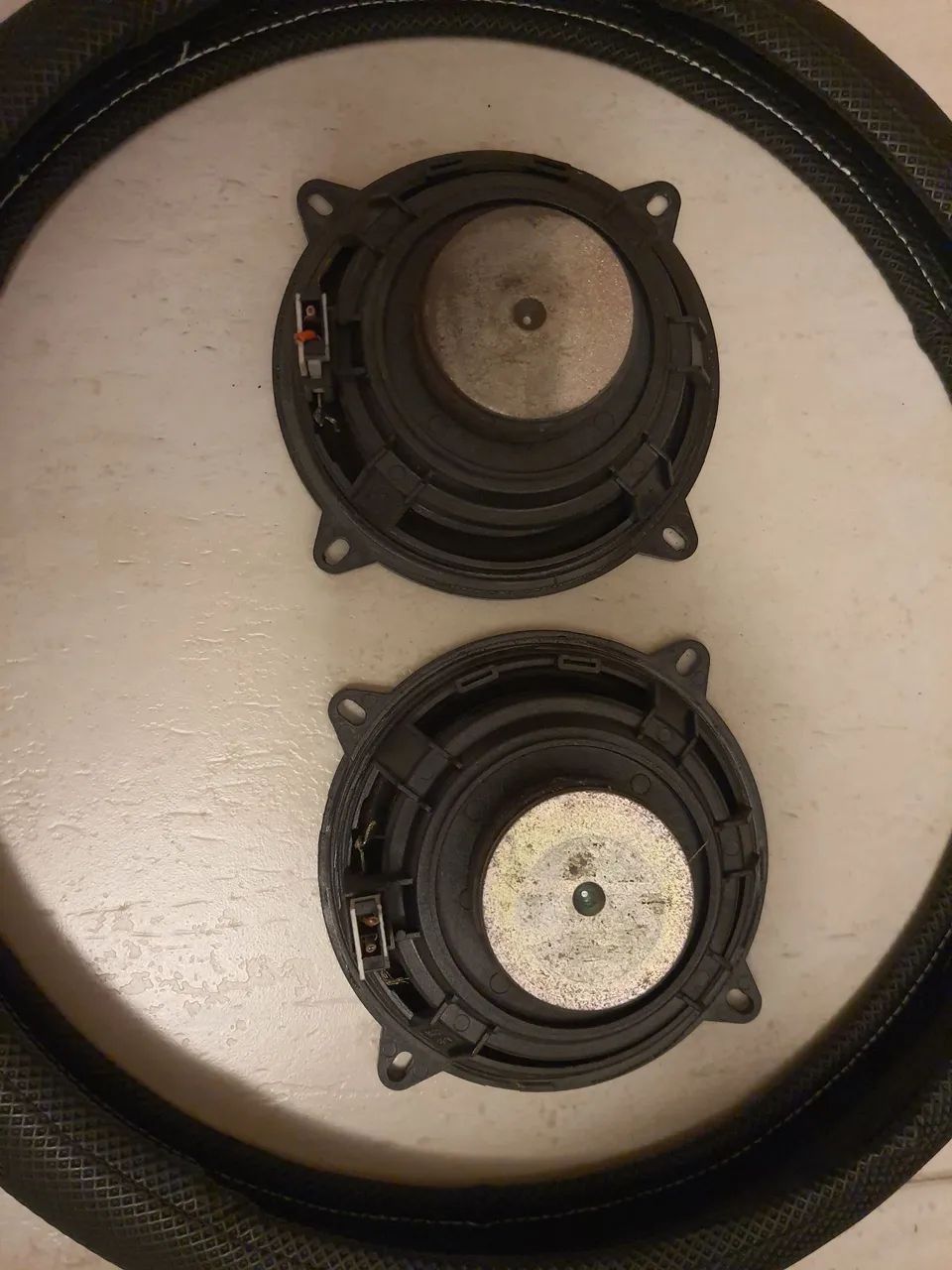 Vendo par de falantes 5 polegadas original Renault mais capa de volante - Foto 3