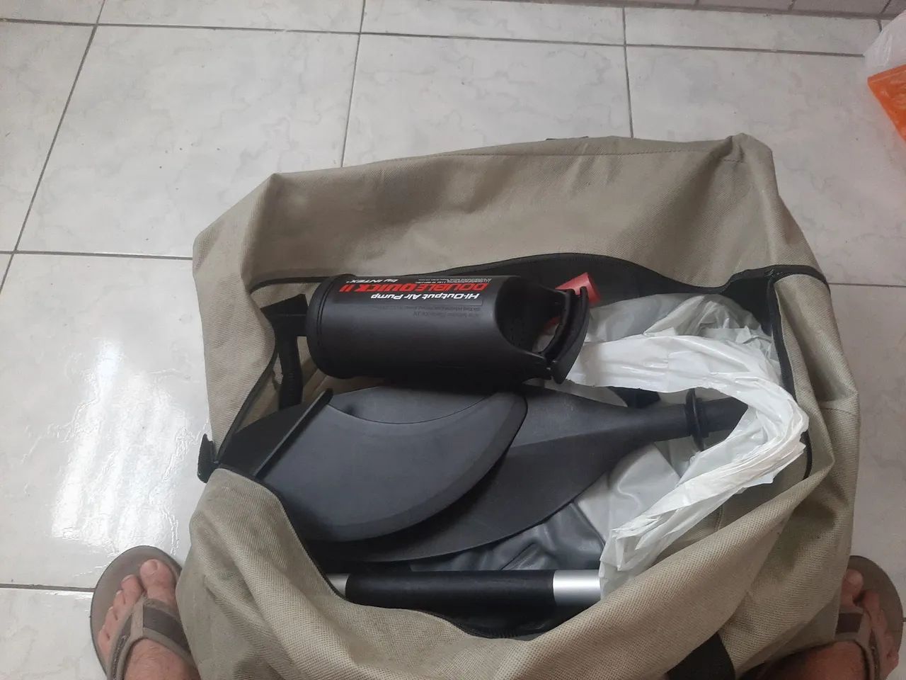 Barco inflavem a remo pouco uso  - Foto 2