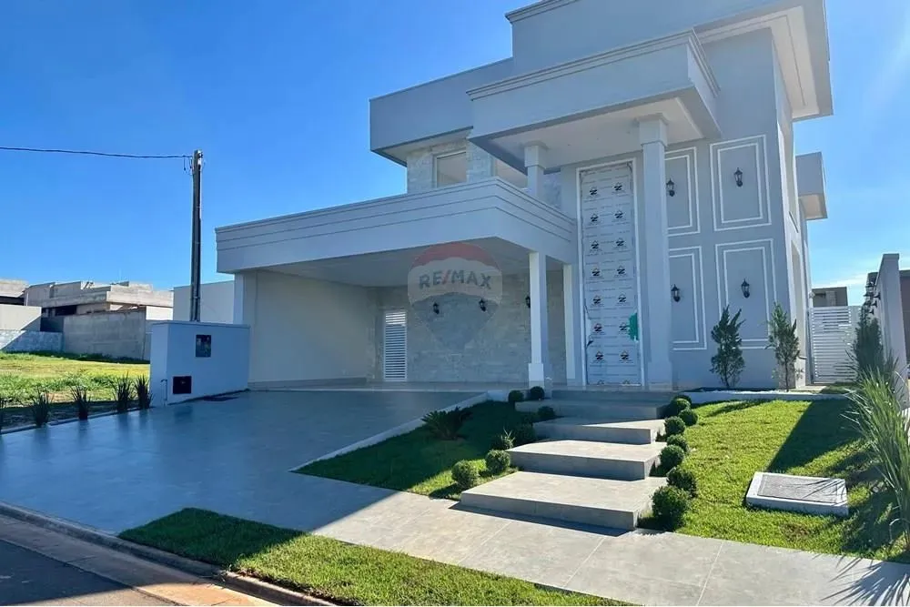 CASA À VENDA COM 04 SUÍTES EM CONDOMÍNIO