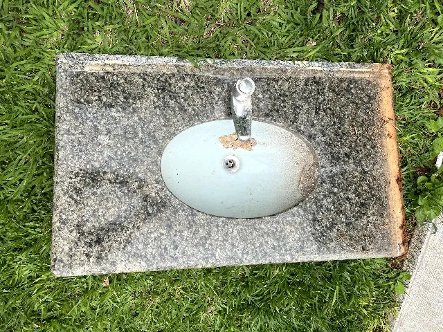 Pia de banheiro de granito cinza 55cm X 92cm