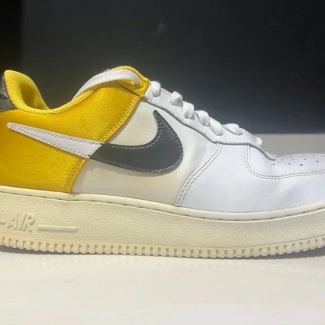 Ténis air force 1 edição NBA amarelo  - Foto 3
