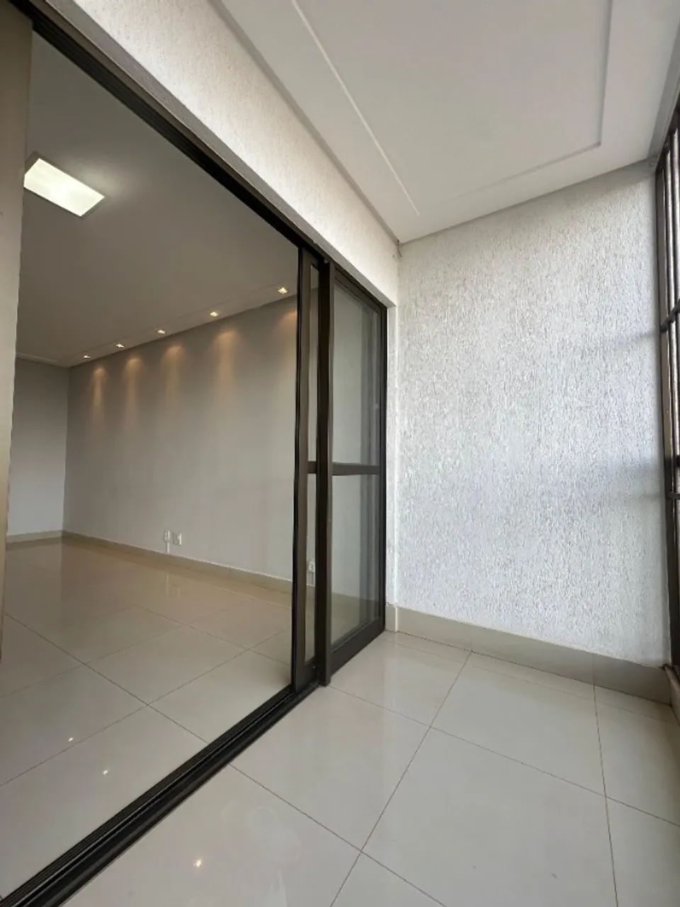 Apartamento para locação Residencial Versailles - Foto 2