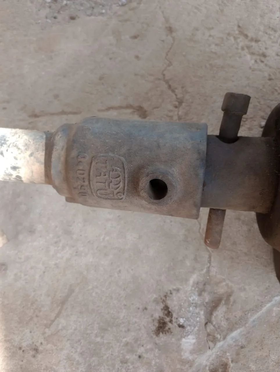 PERFURADOR DE SOLO MARCA TATU MARCHESAN COM BROCA DE 12"