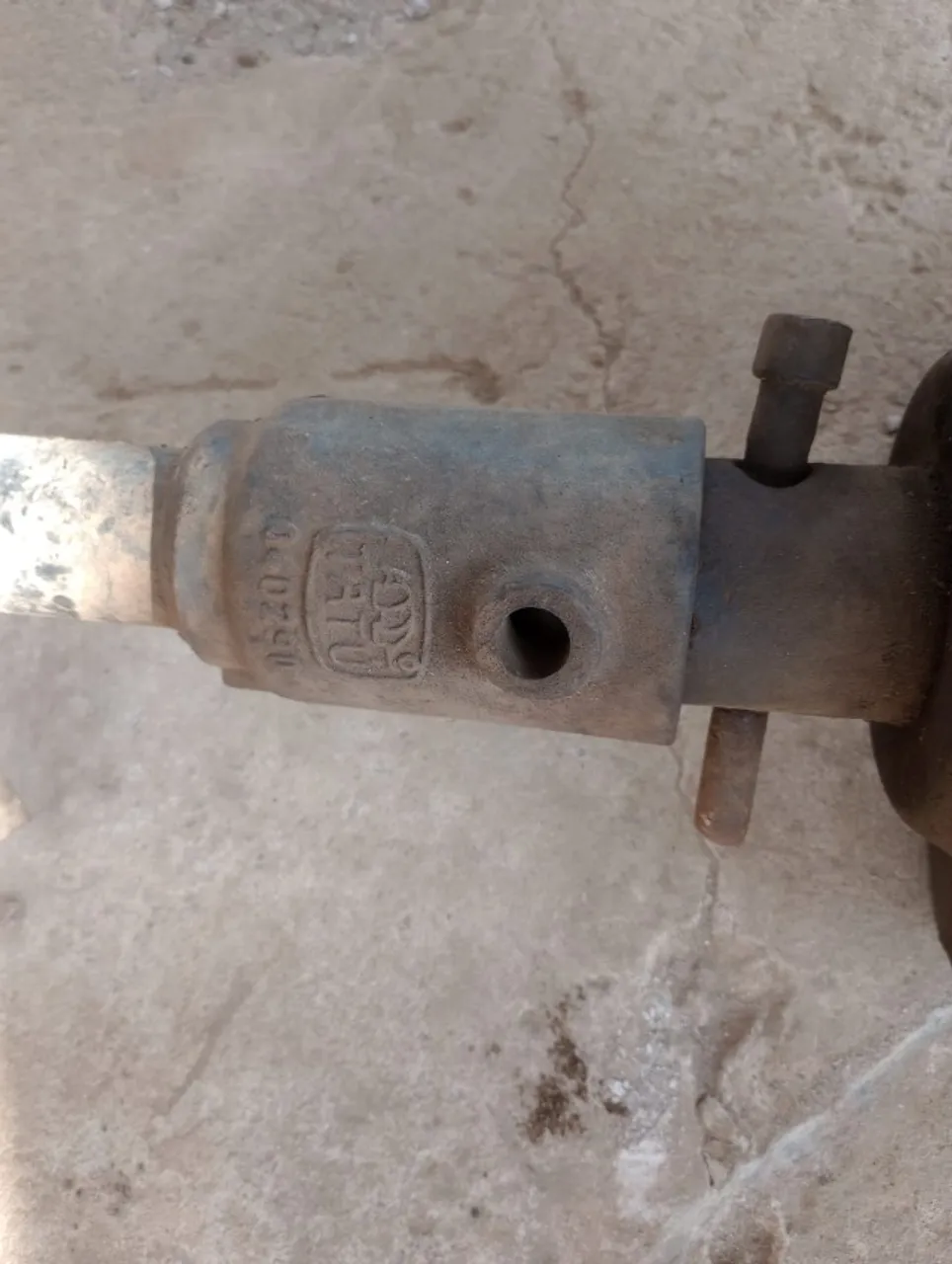 PERFURADOR DE SOLO MARCA TATU MARCHESAN COM BROCA DE 12"