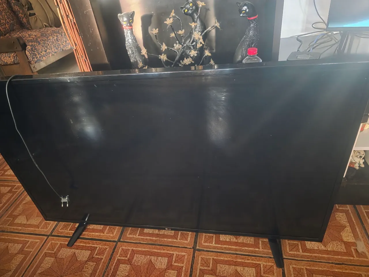 Smart TV LG 49 com defeito na imagem