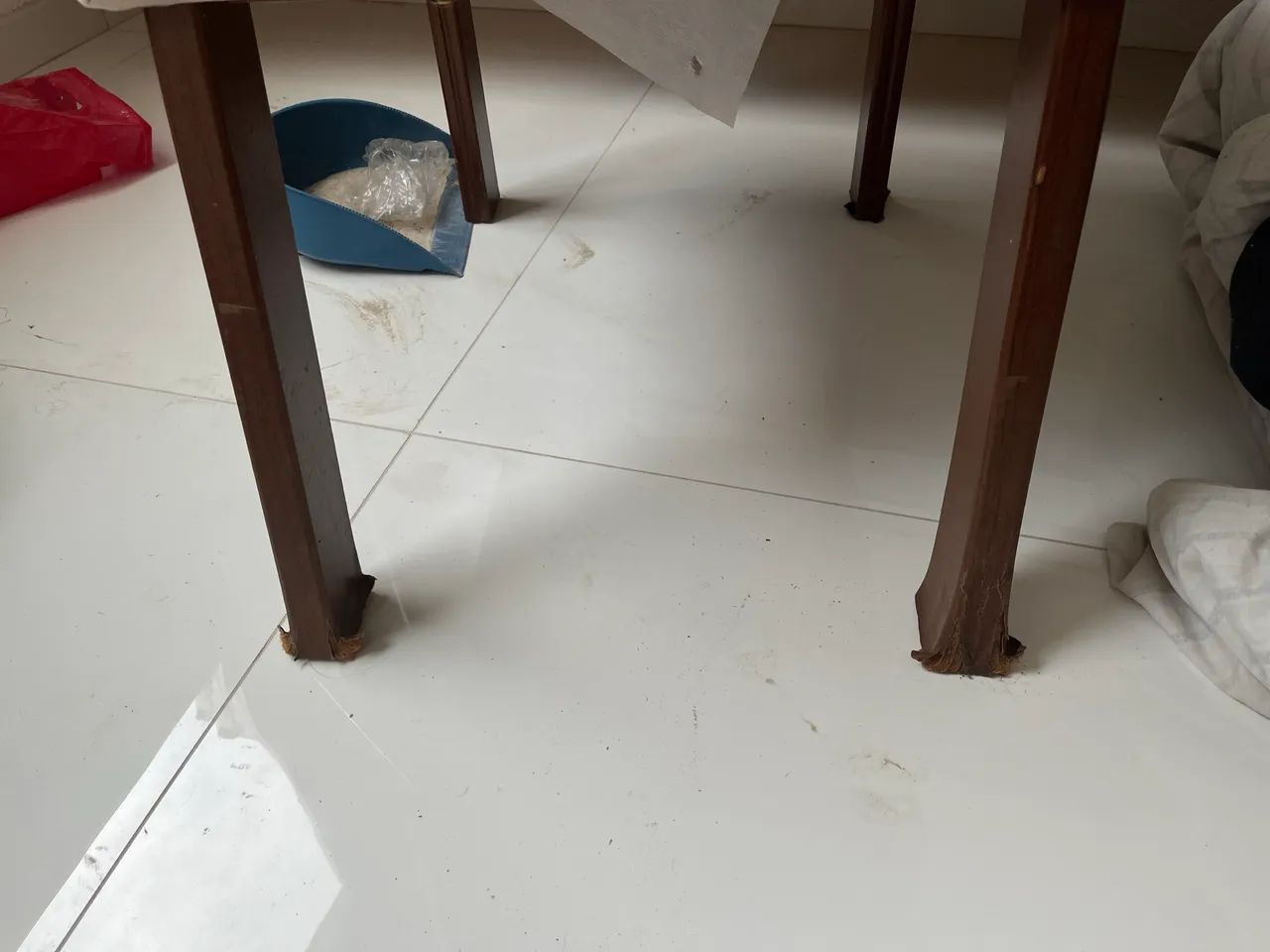 Vende-se esta mesa de jantar65060624664835121